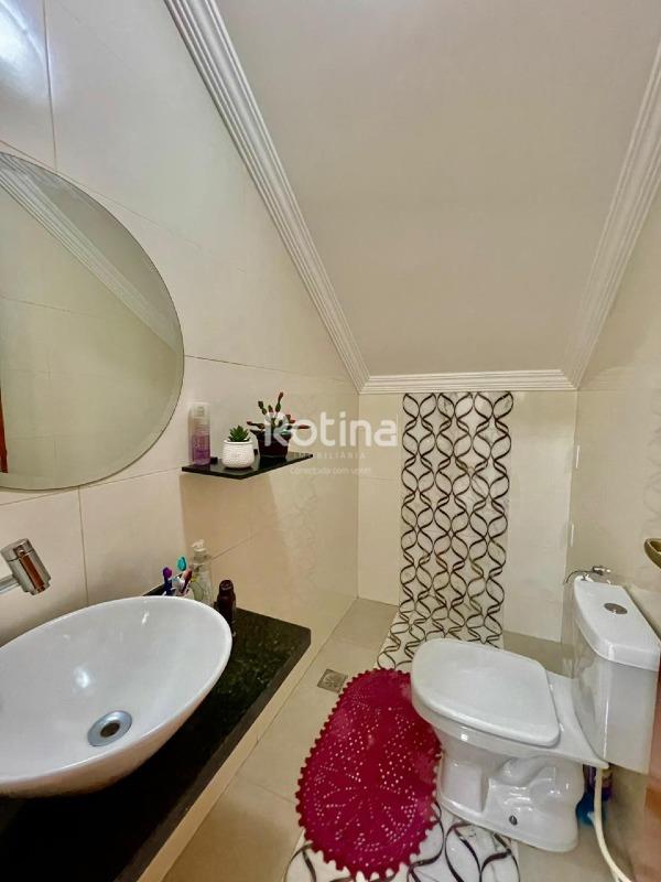 Casa à venda, 4 quartos em Uberlândia no bairro Alto Umuarama no valor de R$ 1.100.000,00 - Rotina Imobiliária: 