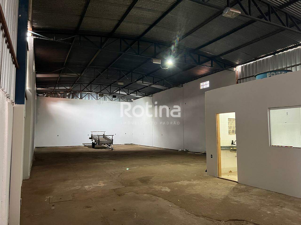 Galpão à venda, em Uberlândia no bairro Jardim das Palmeiras no valor de R$ 950.000,00 - Rotina Imobiliária: 