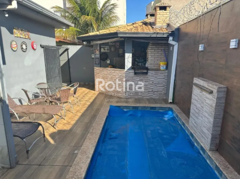 Casa à venda, 3 quartos em Uberlândia no bairro Granada no valor de R$ 850.000,00 - Rotina Imobiliária: 