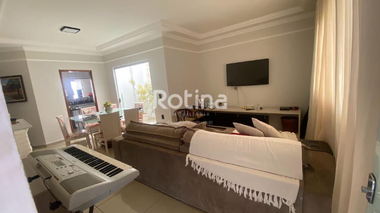 Casa à venda, 3 quartos em Uberlândia no bairro Granada no valor de R$ 665.000,00 - Rotina Imobiliária: 