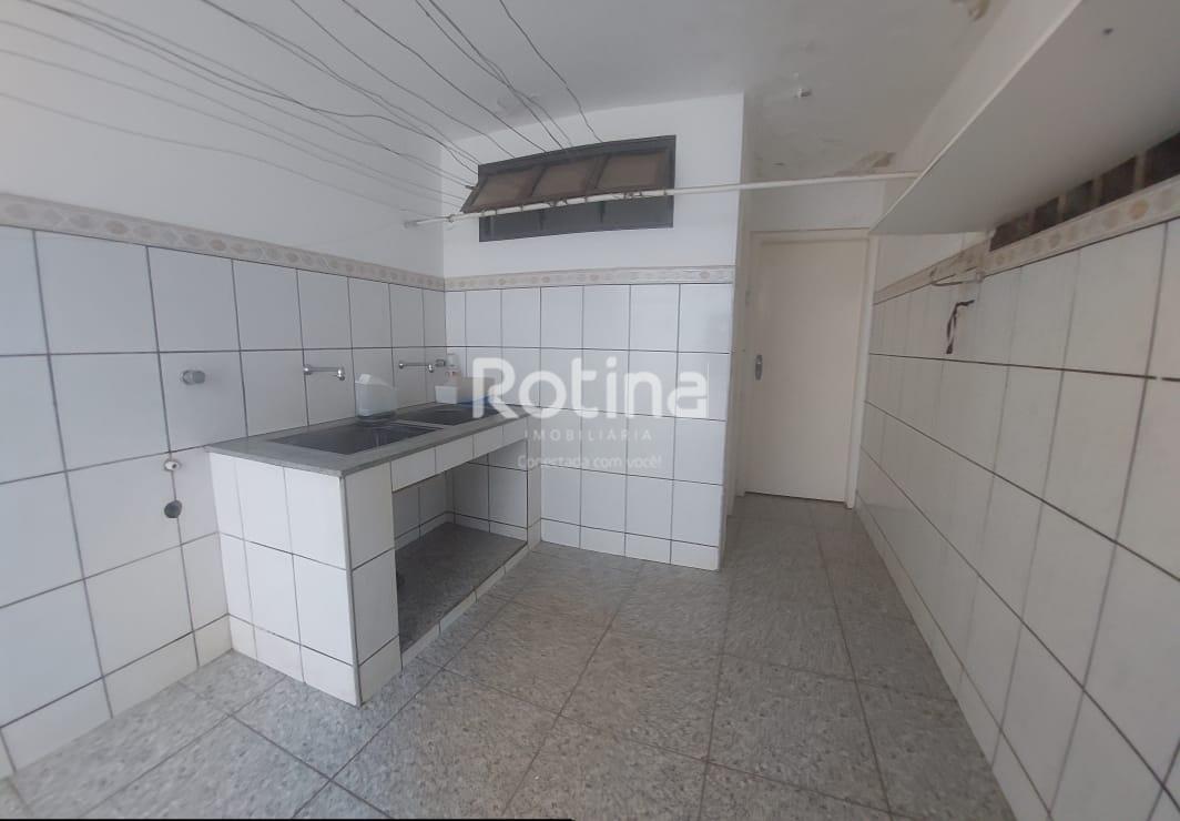 Casa Comercial à venda, 4 quartos em Uberlândia no bairro Lídice no valor de R$ 1.600.000,00 - Rotina Imobiliária: 