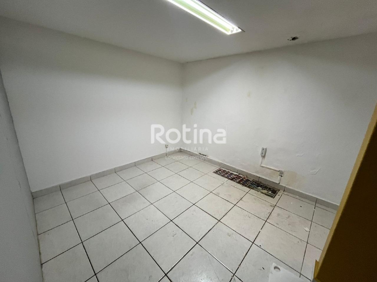 Sala para alugar, em Uberlândia no bairro Centro no valor de R$ 900,00 - Rotina Imobiliária: 
