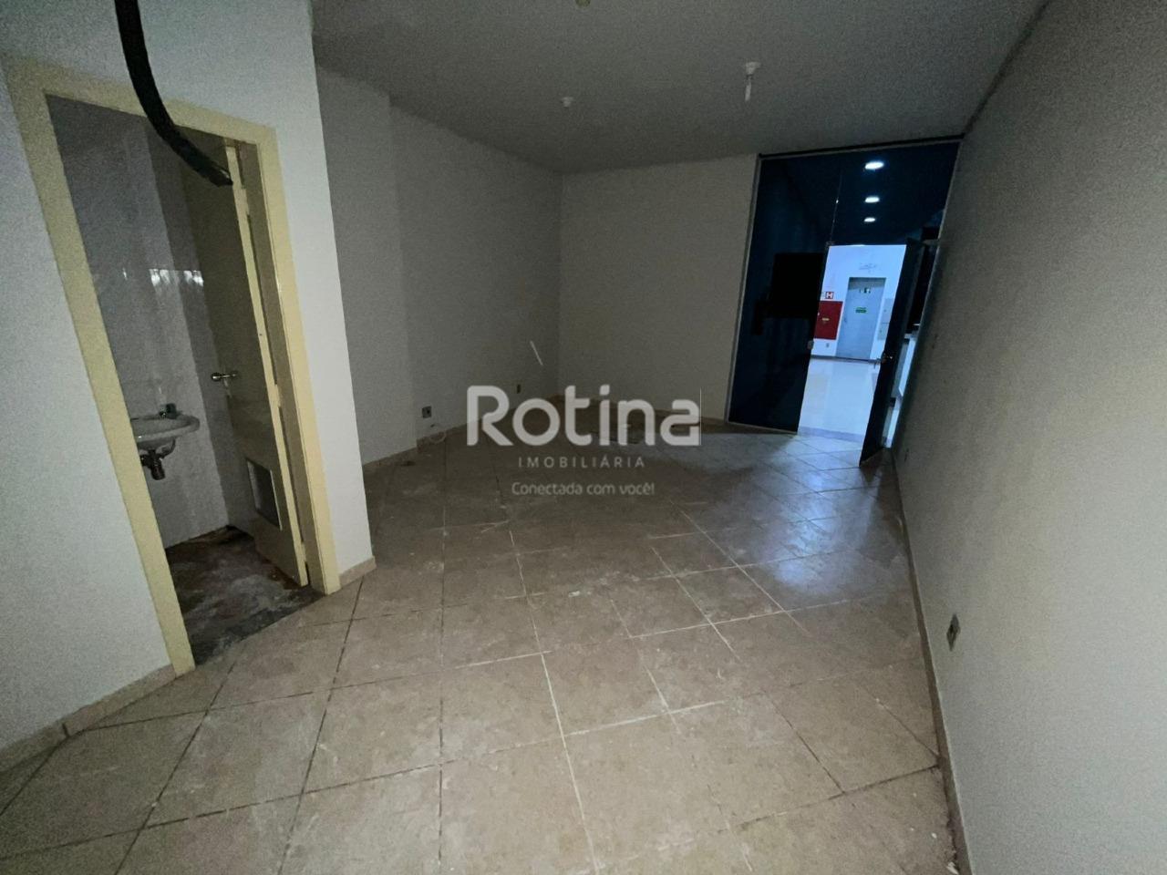Sala para alugar, em Uberlândia no bairro Centro no valor de R$ 900,00 - Rotina Imobiliária: 