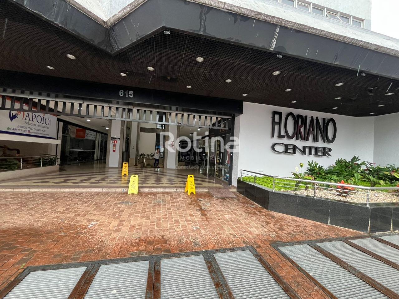 Sala para alugar, em Uberlândia no bairro Centro no valor de R$ 900,00 - Rotina Imobiliária: 