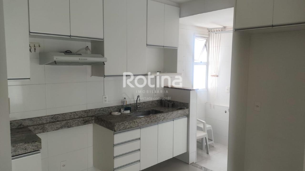 Apartamento para alugar, 3 quartos em Uberlândia no bairro Umuarama no valor de R$ 2.800,00 - Rotina Imobiliária: 