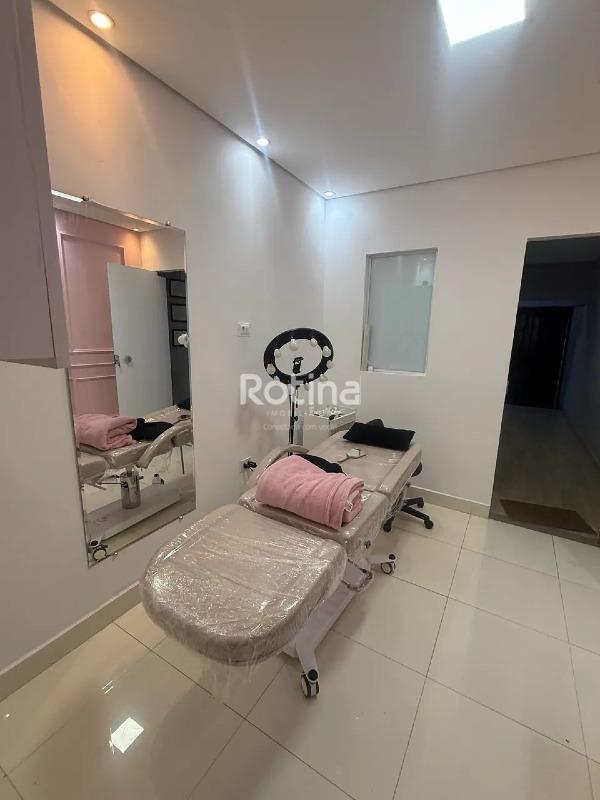 Sala para alugar, em Uberlândia no bairro Marta Helena no valor de R$ 800,00 - Rotina Imobiliária: 