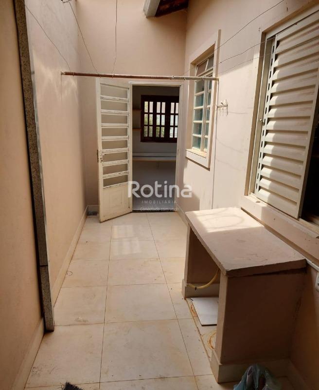 Casa à venda, 3 quartos em Uberlândia no bairro Granada no valor de R$ 580.000,00 - Rotina Imobiliária: 