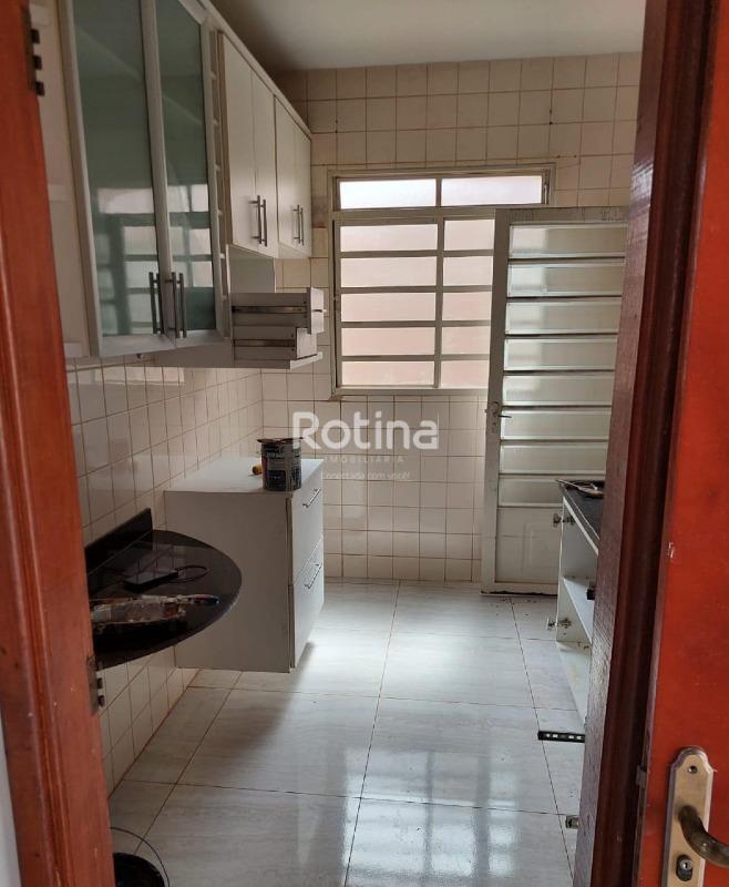 Casa à venda, 3 quartos em Uberlândia no bairro Granada no valor de R$ 580.000,00 - Rotina Imobiliária: 