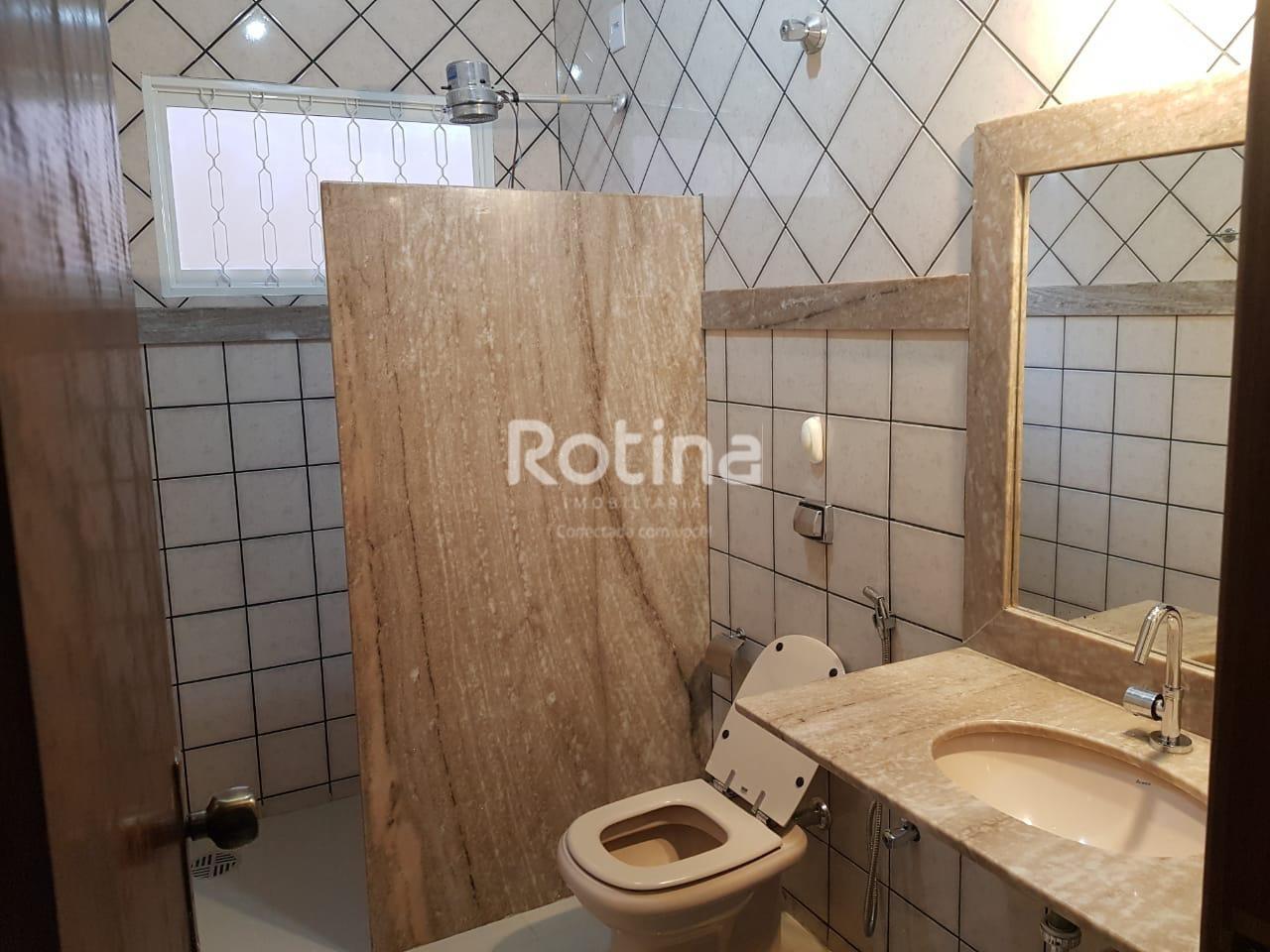 Casa à venda, 4 quartos em Uberlândia no bairro Santa Mônica no valor de R$ 800.000,00 - Rotina Imobiliária: 