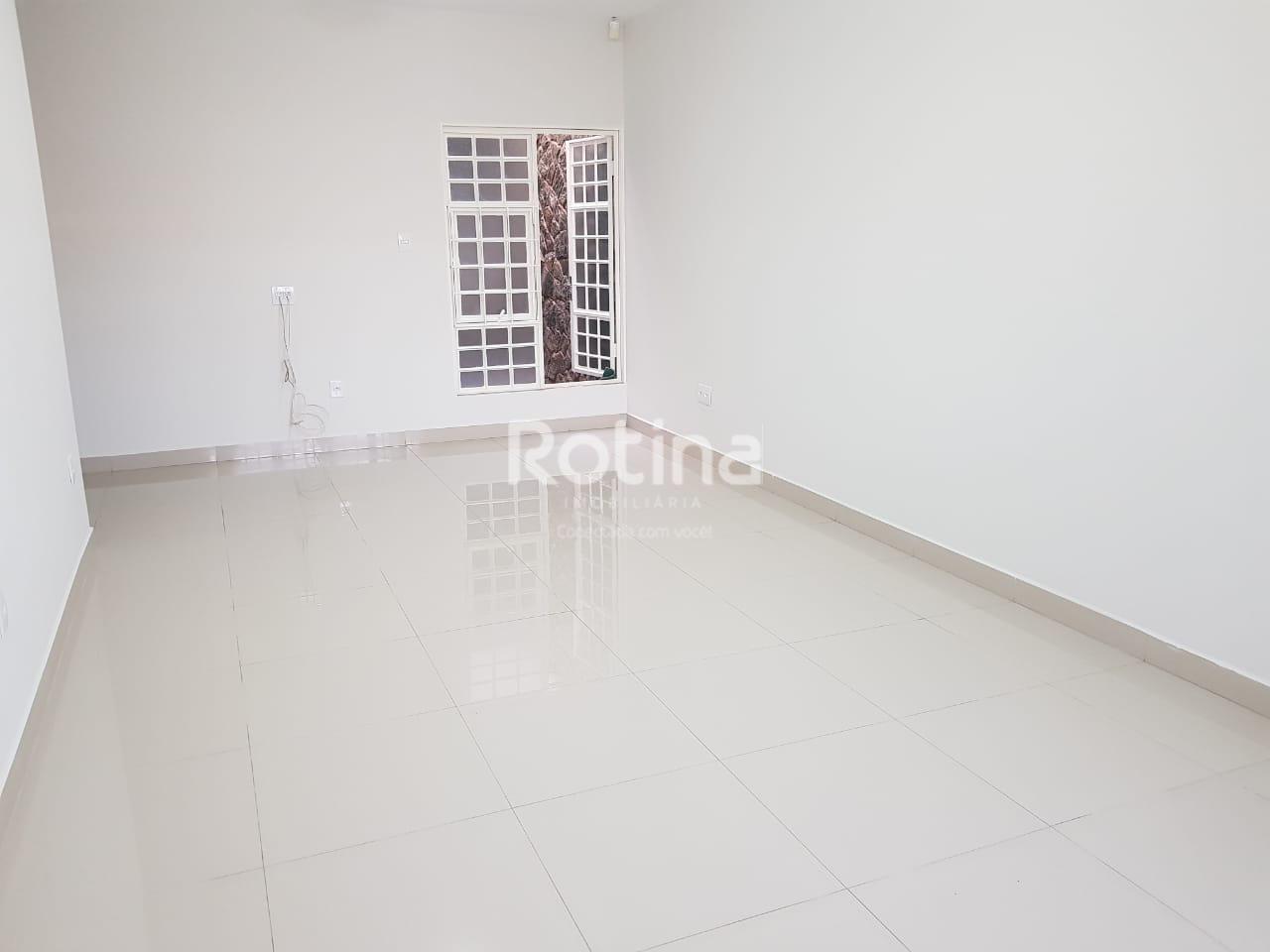 Casa à venda, 4 quartos em Uberlândia no bairro Santa Mônica no valor de R$ 800.000,00 - Rotina Imobiliária: 