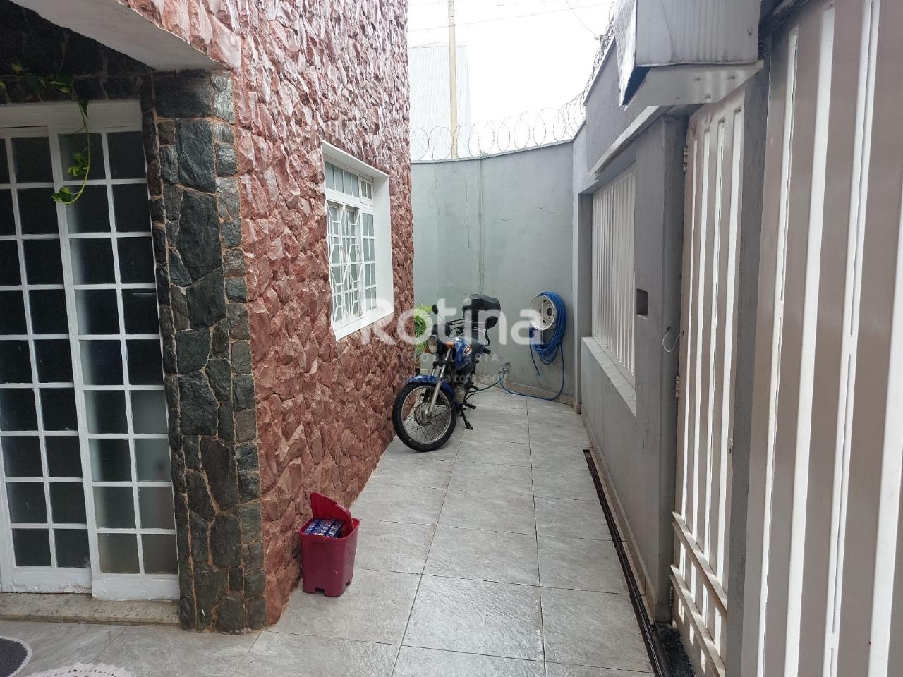 Casa à venda, 4 quartos em Uberlândia no bairro Jardim Patrícia no valor de R$ 1.100.000,00 - Rotina Imobiliária: 