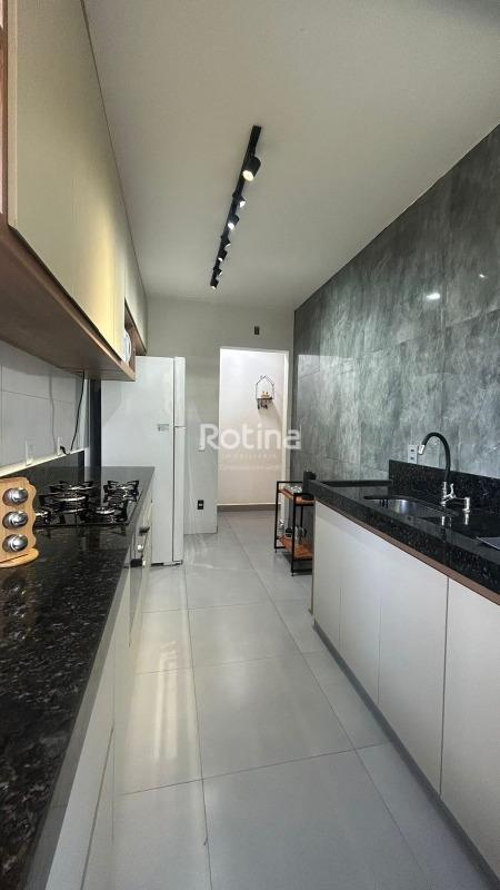 Apartamento para alugar, 3 quartos em Uberlândia no bairro Patrimônio no valor de R$ 3.000,00 - Rotina Imobiliária: 