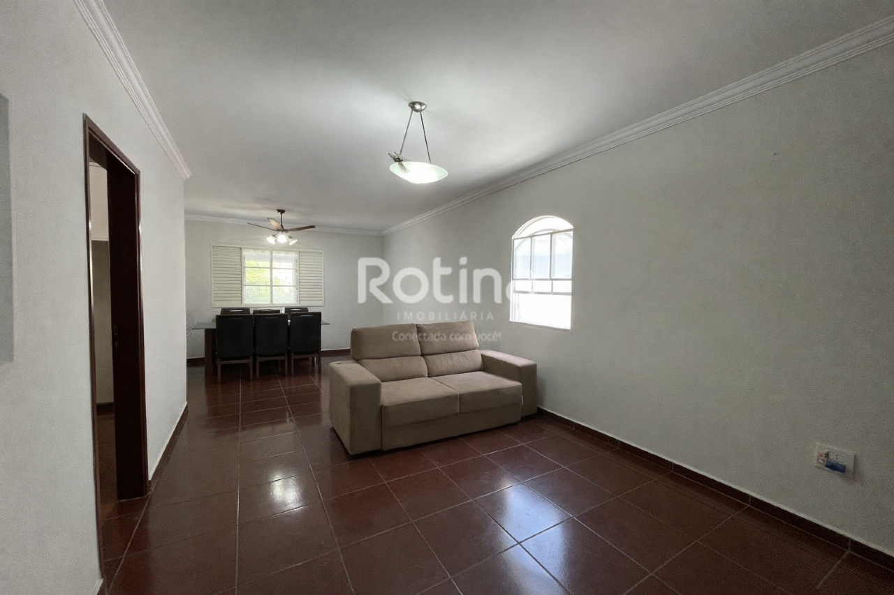 Casa à venda, 3 quartos em Uberlândia no bairro Cidade Jardim no valor de R$ 650.000,00 - Rotina Imobiliária: 