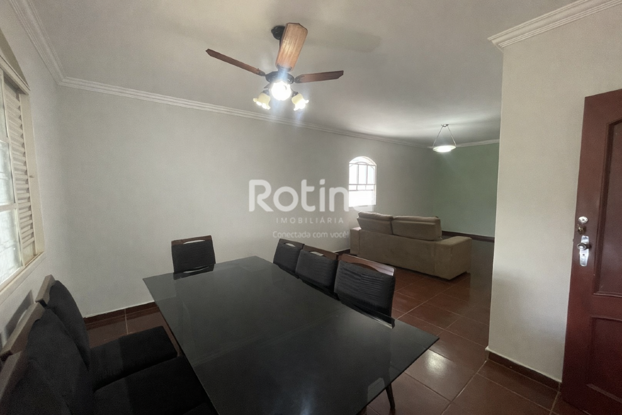 Casa à venda, 3 quartos em Uberlândia no bairro Cidade Jardim no valor de R$ 650.000,00 - Rotina Imobiliária: 