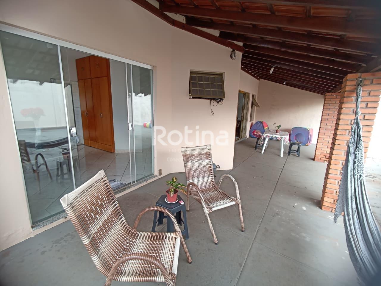 Casa à venda, 3 quartos em Uberlândia no bairro Vigilato Pereira no valor de R$ 950.000,00 - Rotina Imobiliária: 