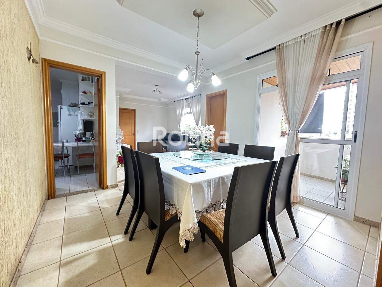 Apartamento à venda, 4 quartos em Uberlândia no bairro Santa Maria no valor de R$ 650.000,00 - Rotina Imobiliária: 