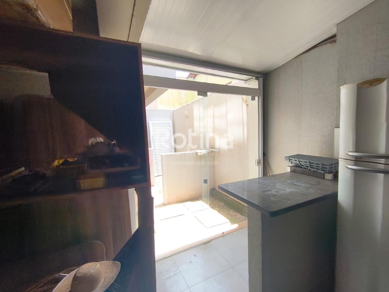 Apartamento à venda, 2 quartos em Uberlândia no bairro Santa Mônica no valor de R$ 300.000,00 - Rotina Imobiliária: 