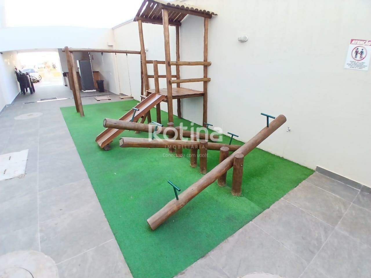 Apartamento para alugar, 2 quartos em Uberlândia no bairro Laranjeiras no valor de R$ 1.000,00 - Rotina Imobiliária: 
