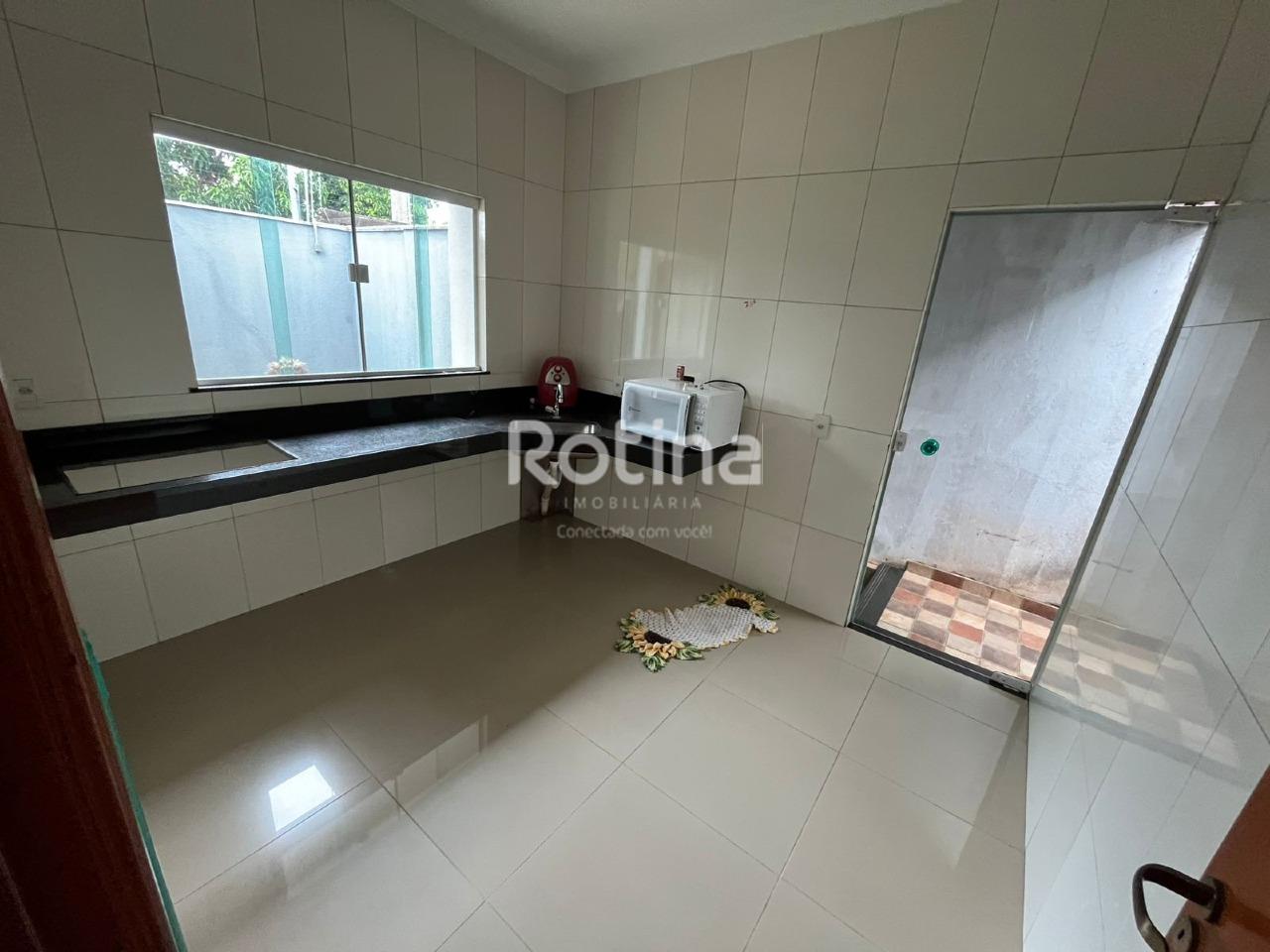 Casa para alugar, 3 quartos em Uberlândia no bairro Nova Uberlândia no valor de R$ 3.200,00 - Rotina Imobiliária: 