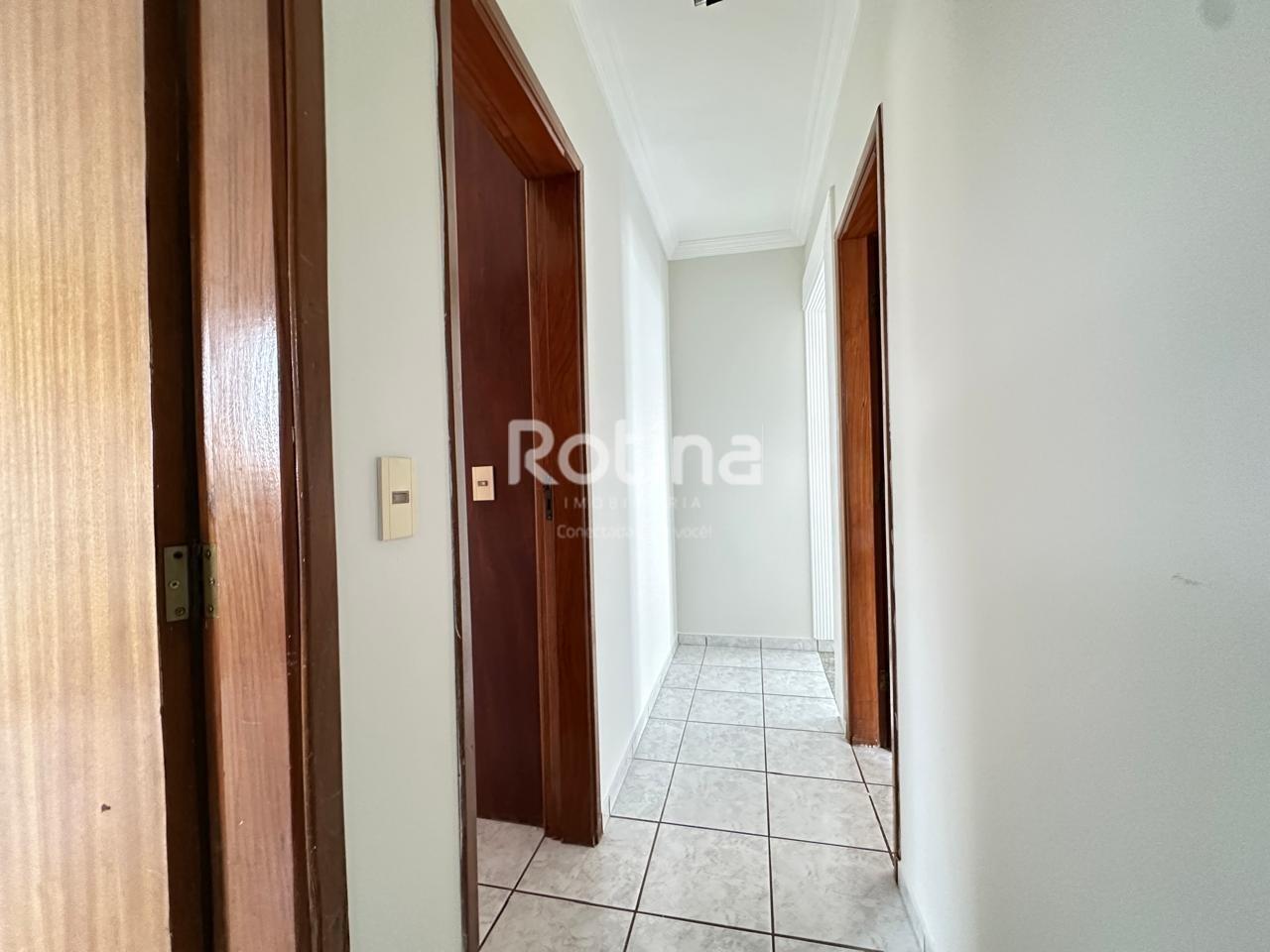 Apartamento à venda, 3 quartos em Uberlândia no bairro Santa Mônica no valor de R$ 460.000,00 - Rotina Imobiliária: 