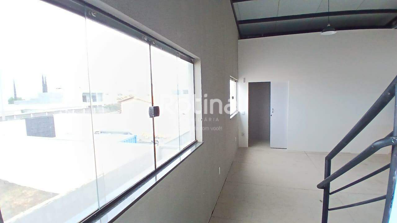 Galpão para alugar, em Uberlândia no bairro Novo Mundo no valor de R$ 10.000,00 - Rotina Imobiliária: 