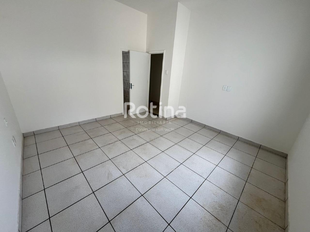 Casa para alugar, 3 quartos em Uberlândia no bairro Lídice no valor de R$ 4.000,00 - Rotina Imobiliária: 