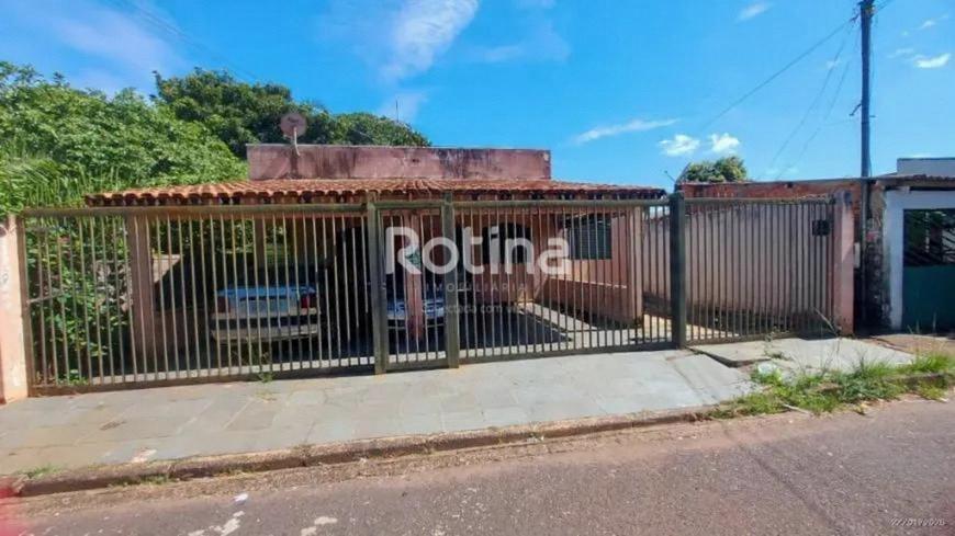 Casa à venda, 3 quartos em Uberlândia no bairro Taiaman no valor de R$ 300.000,00 - Rotina Imobiliária: 