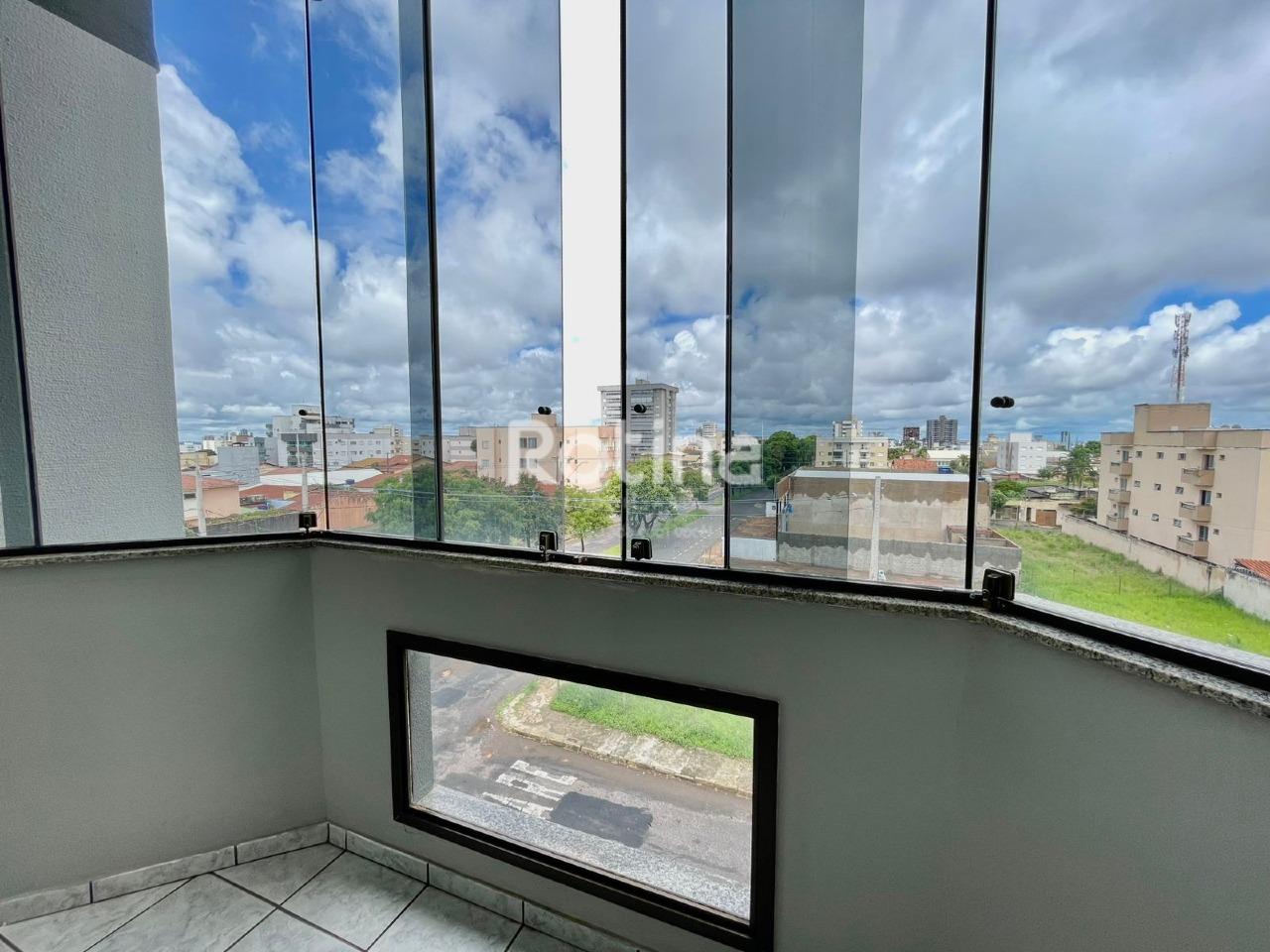 Apartamento à venda, 3 quartos em Uberlândia no bairro Santa Mônica no valor de R$ 400.000,00 - Rotina Imobiliária: 