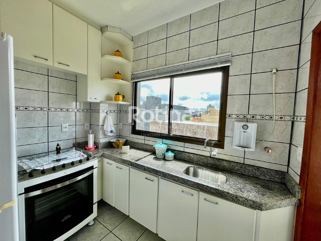 Apartamento à venda, 3 quartos em Uberlândia no bairro Santa Mônica no valor de R$ 400.000,00 - Rotina Imobiliária: 