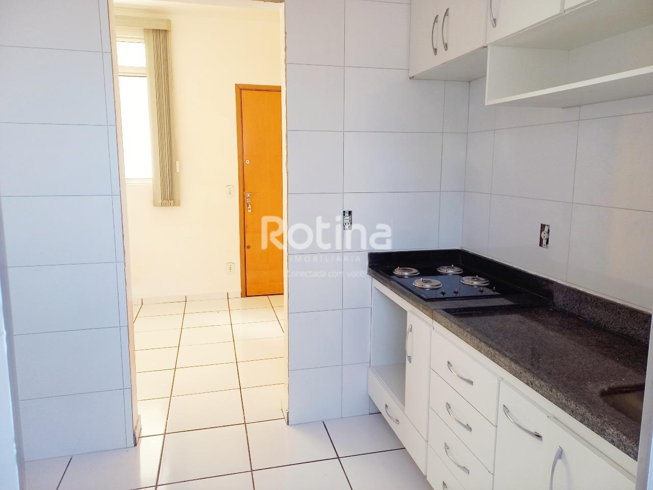 Apartamento para alugar, 3 quartos em Uberlândia no bairro Cazeca no valor de R$ 1.500,00 - Rotina Imobiliária: 