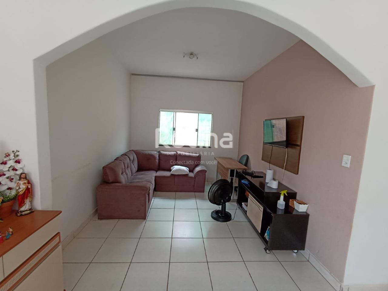 Casa à venda, 2 quartos em Uberlândia no bairro Carajás no valor de R$ 480.000,00 - Rotina Imobiliária: 