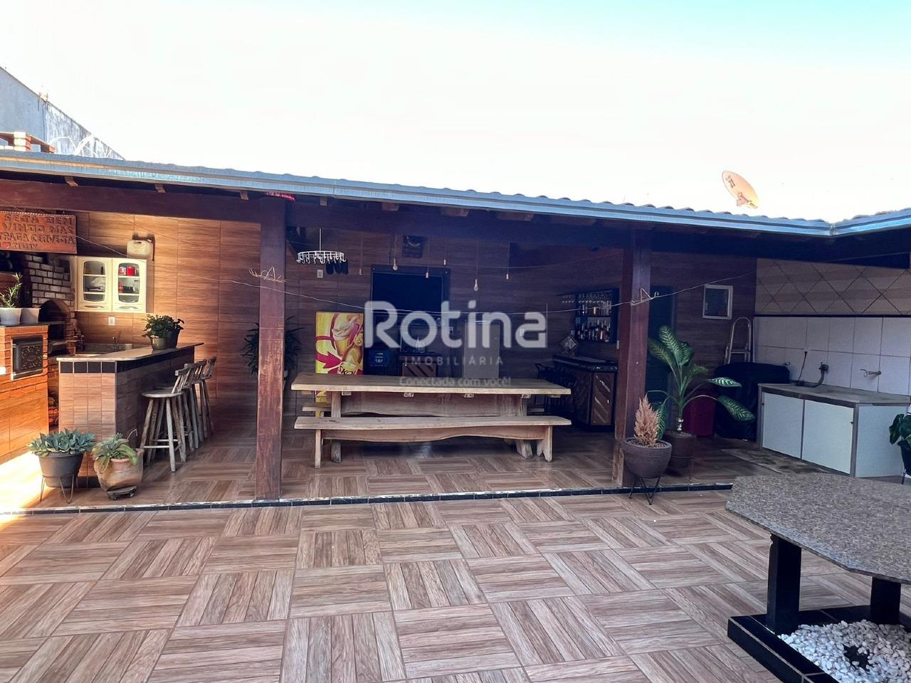 Casa à venda, 3 quartos em Uberlândia no bairro Santa Rosa no valor de R$ 890.000,00 - Rotina Imobiliária: 