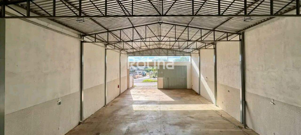 Galpão para alugar, em Uberlândia no bairro Marta Helena no valor de R$ 10.500,00 - Rotina Imobiliária: 