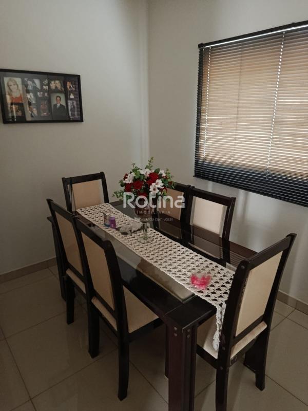 Casa para alugar, 3 quartos em Uberlândia no bairro Martins no valor de R$ 2.300,00 - Rotina Imobiliária: 