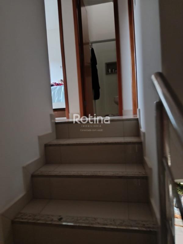 Casa para alugar, 3 quartos em Uberlândia no bairro Martins no valor de R$ 2.300,00 - Rotina Imobiliária: 