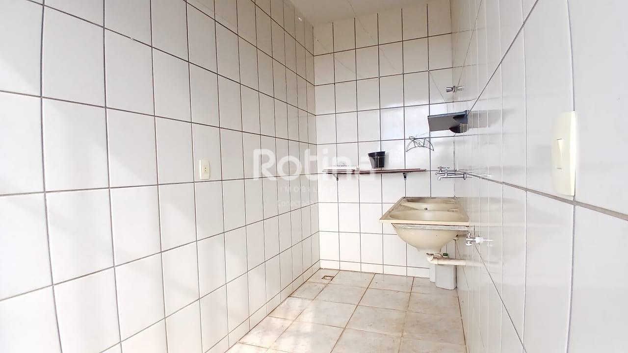 Apartamento para alugar, 3 quartos em Uberlândia no bairro Santa Mônica no valor de R$ 2.000,00 - Rotina Imobiliária: 
