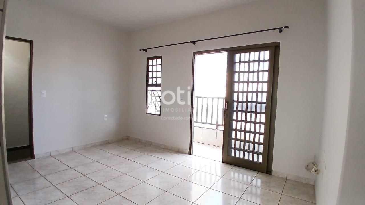 Apartamento para alugar, 3 quartos em Uberlândia no bairro Santa Mônica no valor de R$ 2.000,00 - Rotina Imobiliária: 