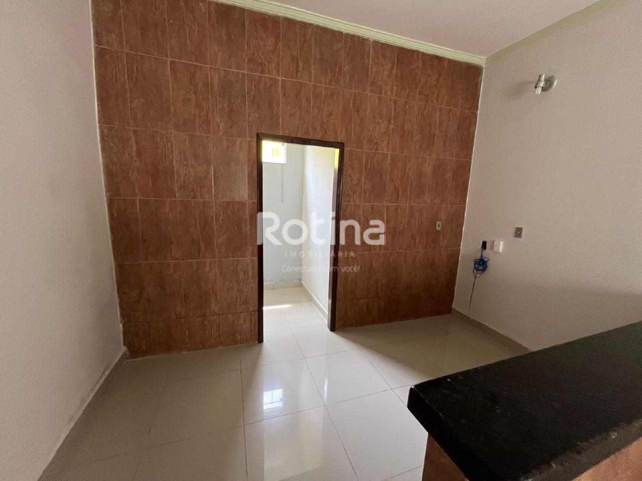 Casa para alugar, 3 quartos em Uberlândia no bairro São Jorge no valor de R$ 1.650,00 - Rotina Imobiliária: 