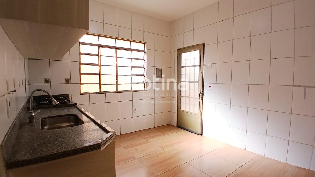 Casa para alugar, 3 quartos em Uberlândia no bairro Santa Luzia no valor de R$ 3.000,00 - Rotina Imobiliária: 
