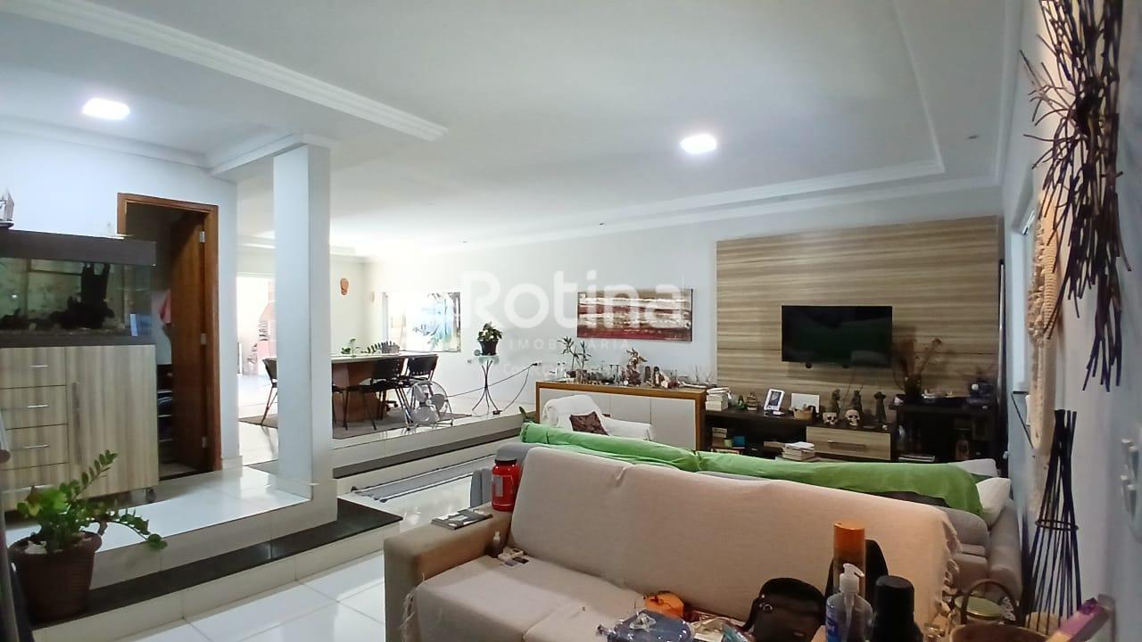 Casa para alugar, 3 quartos em Uberlândia no bairro Presidente Roosevelt no valor de R$ 4.500,00 - Rotina Imobiliária: 