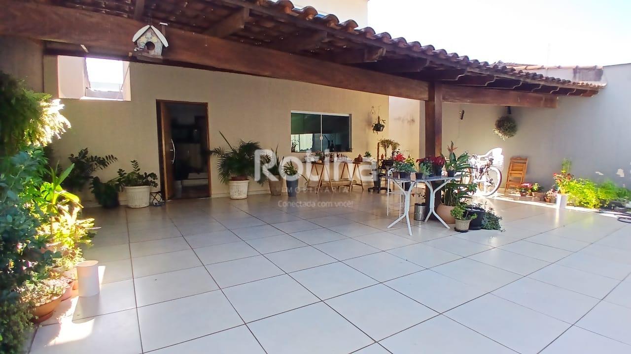 Casa para alugar, 3 quartos em Uberlândia no bairro Presidente Roosevelt no valor de R$ 4.500,00 - Rotina Imobiliária: 