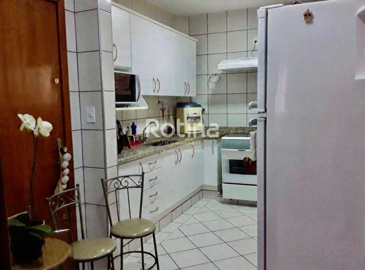 Apartamento à venda, 3 quartos em Uberlândia no bairro Jardim Finotti no valor de R$ 500.000,00 - Rotina Imobiliária: 