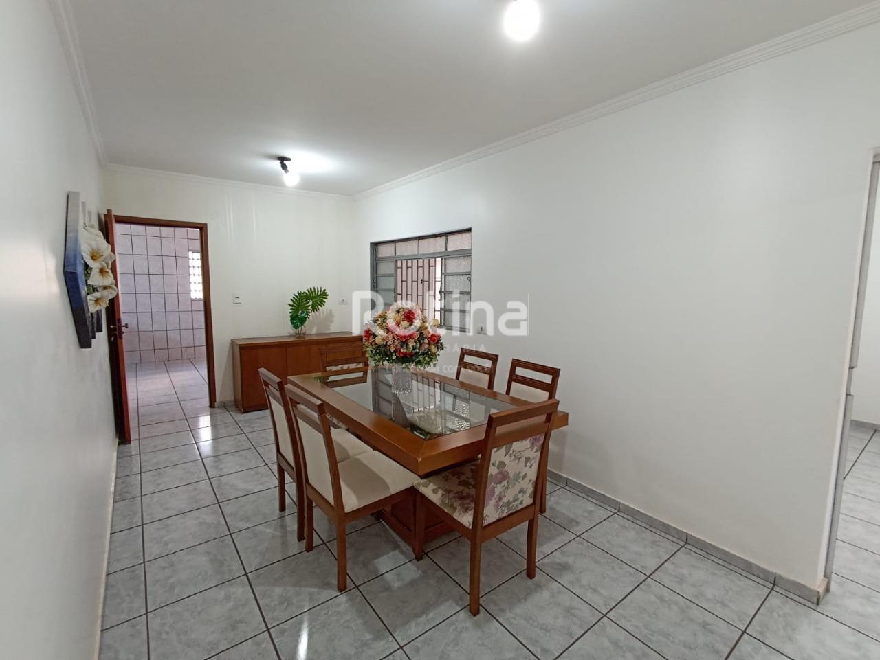 Casa à venda, 3 quartos em Uberlândia no bairro Santa Mônica no valor de R$ 800.000,00 - Rotina Imobiliária: 
