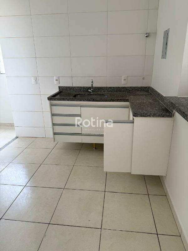 Apartamento à venda, 3 quartos em Uberlândia no bairro Alto Umuarama no valor de R$ 350.000,00 - Rotina Imobiliária: 