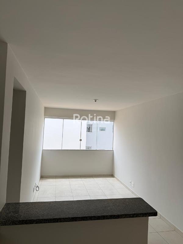 Apartamento à venda, 3 quartos em Uberlândia no bairro Alto Umuarama no valor de R$ 350.000,00 - Rotina Imobiliária: 