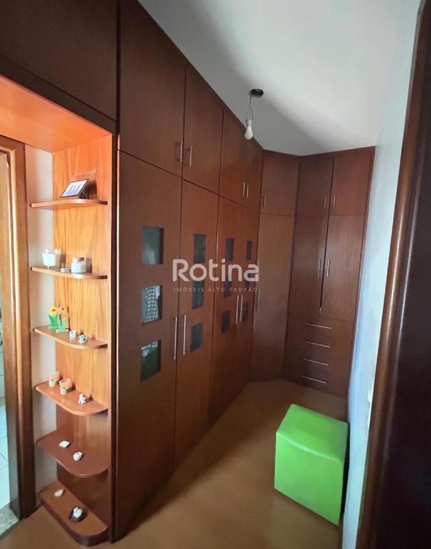 Casa à venda, 3 quartos em Uberlândia no bairro Jardim Karaíba no valor de R$ 1.800.000,00 - Rotina Imobiliária: 