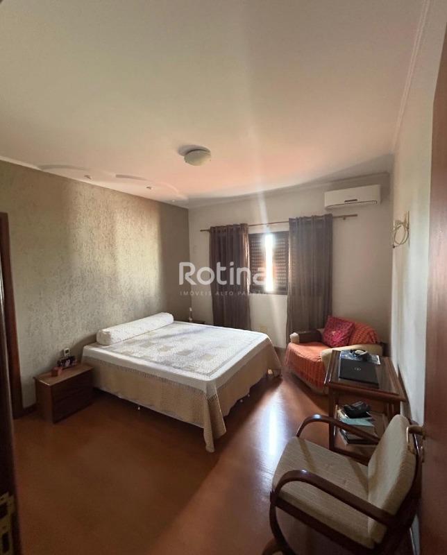 Casa à venda, 3 quartos em Uberlândia no bairro Jardim Karaíba no valor de R$ 1.800.000,00 - Rotina Imobiliária: 
