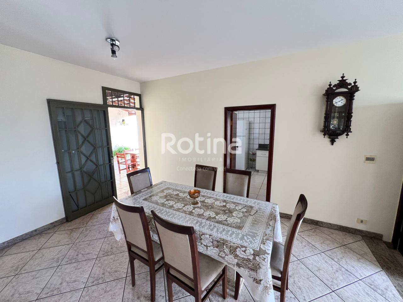 Prédio Inteiro à venda, 3 quartos em Uberlândia no bairro Santa Mônica no valor de R$ 2.500.000,00 - Rotina Imobiliária: 