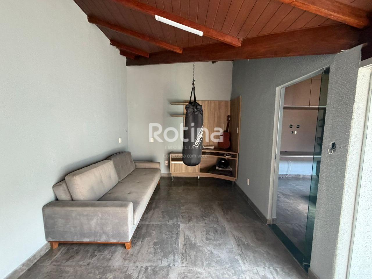 Casa para alugar, 4 quartos em Uberlândia no bairro Granada no valor de R$ 5.500,00 - Rotina Imobiliária: 