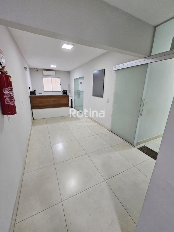Comercial para alugar, em Uberlândia no bairro Santa Mônica no valor de R$ 10.000,00 - Rotina Imobiliária: 